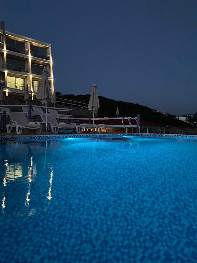 Apartments Komina Утеха Екстериор снимка