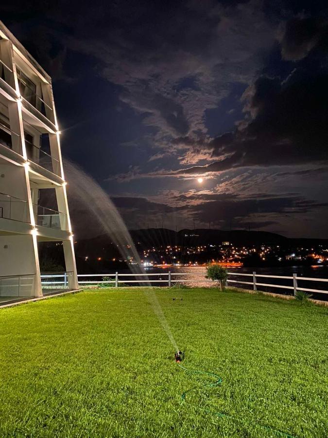 Apartments Komina Утеха Екстериор снимка