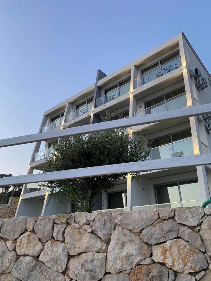 Apartments Komina Утеха Екстериор снимка