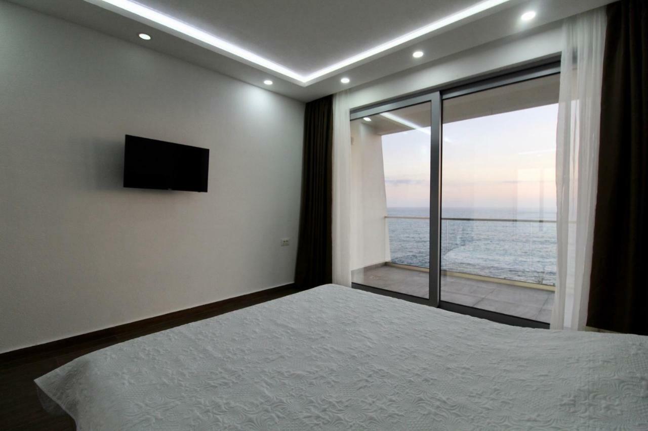 Apartments Komina Утеха Екстериор снимка