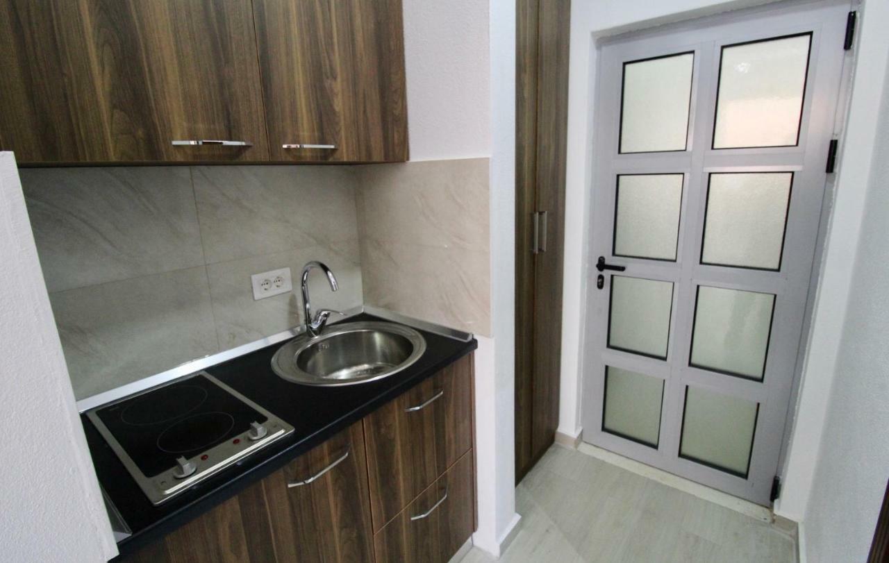 Apartments Komina Утеха Екстериор снимка