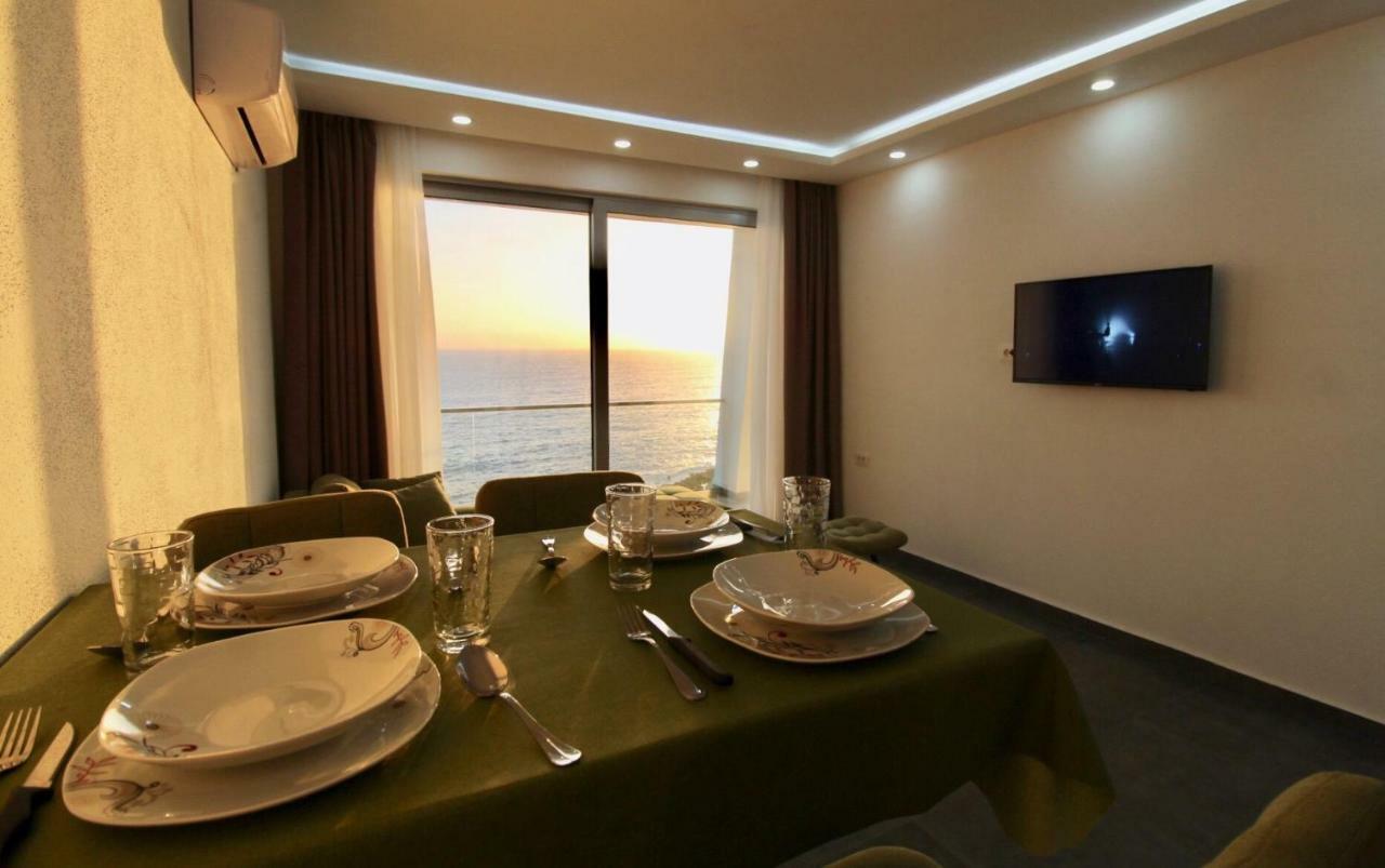 Apartments Komina Утеха Екстериор снимка