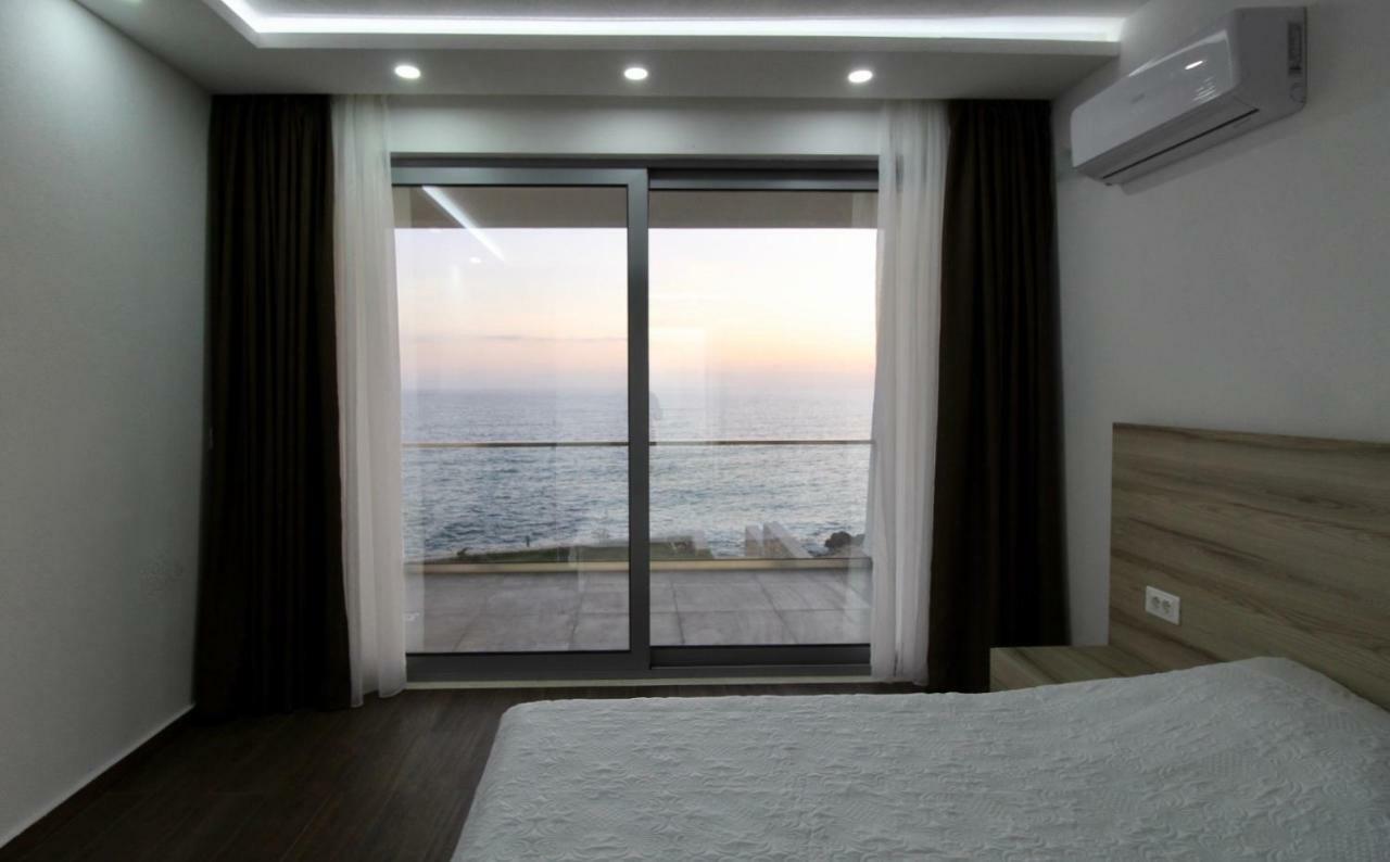 Apartments Komina Утеха Екстериор снимка
