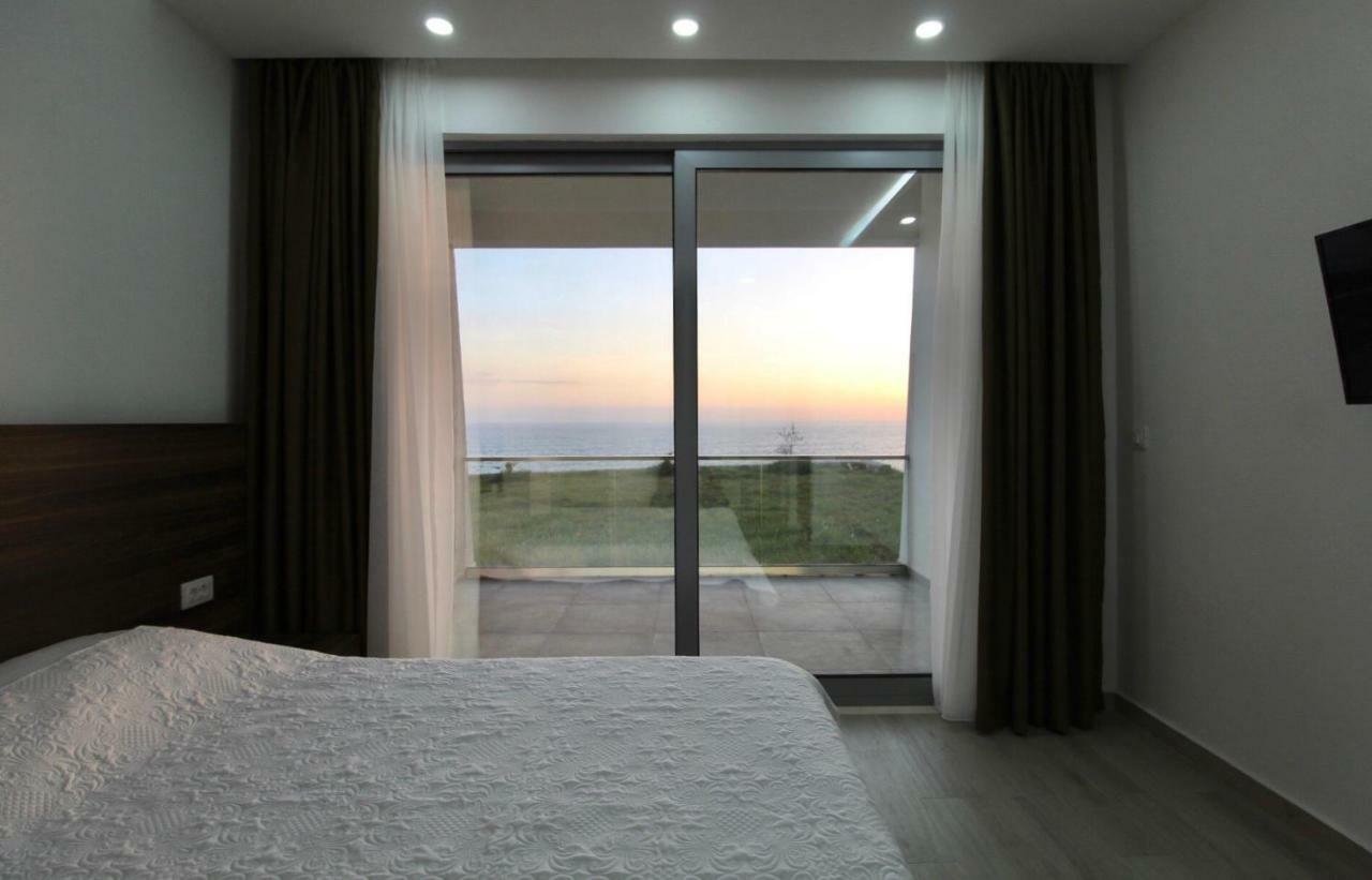 Apartments Komina Утеха Екстериор снимка