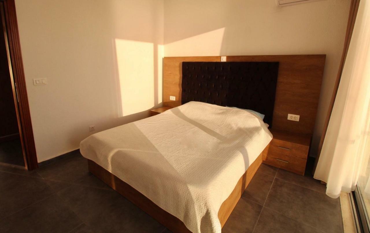 Apartments Komina Утеха Екстериор снимка