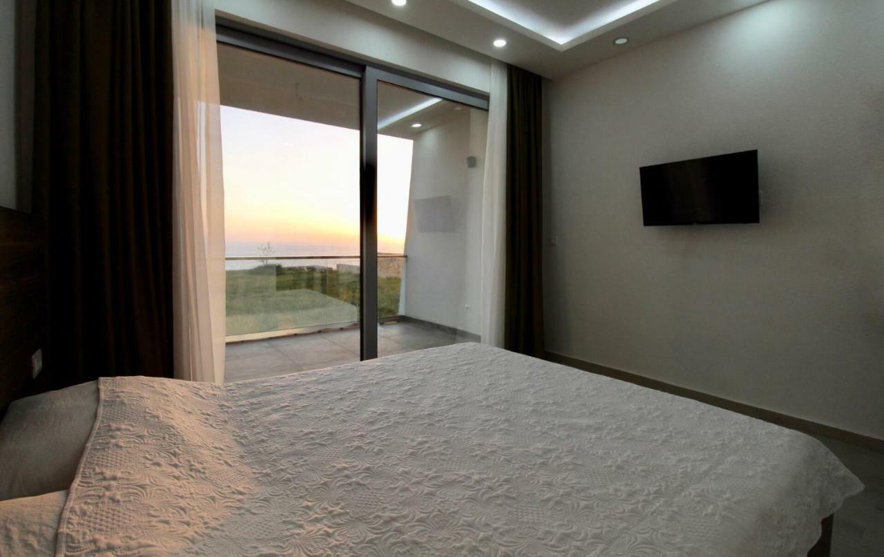 Apartments Komina Утеха Екстериор снимка