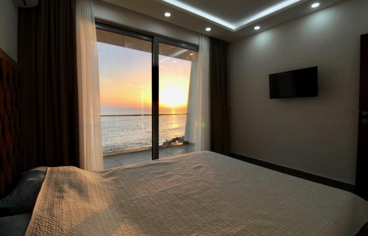 Apartments Komina Утеха Екстериор снимка